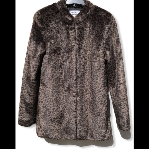 NEW VERO MODA Nordstrom Grey Animal Print Faux Fur Luxury Lounge Jacket M Coat - Picture 2 of 7